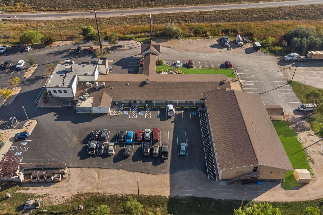 Rodeway Inn Fort Morgan Exterior photo
